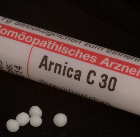 Studio per una assicurazione promuove omeopatia: economica ed efficace