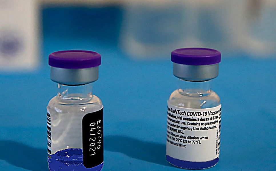 Vaccino Anti Covid aggiunto colorante blu per evitare furti